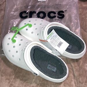 Crocs Classic Unisex White with Gray Lining Clog Size 8 in Men or Size 10 Women